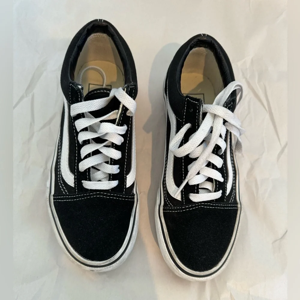 Vans Old Skool Canvas Platform Skater Sneakers in Black and White, Size 5 - Picture 2 of 10
